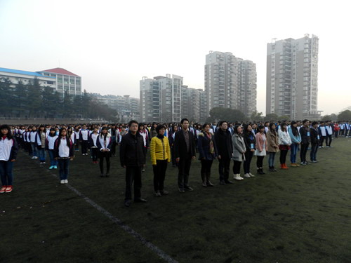 浔东校区管委会领导检查浔东校区早操情况