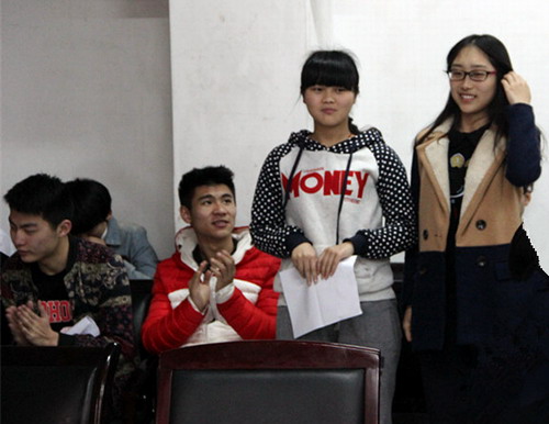 文传学院召开教室卫生总结表彰会