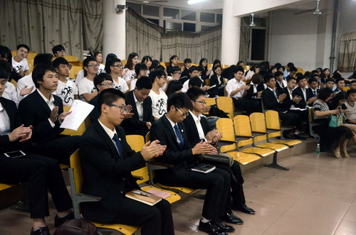 土建学院大骨班举行新闻稿写作专题讲座