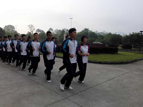 电子商务学院开展纪念长征跑活动