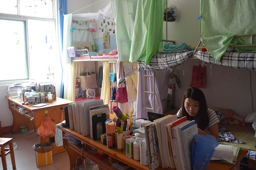 信息学院进行新学期寝室安全卫生大检查