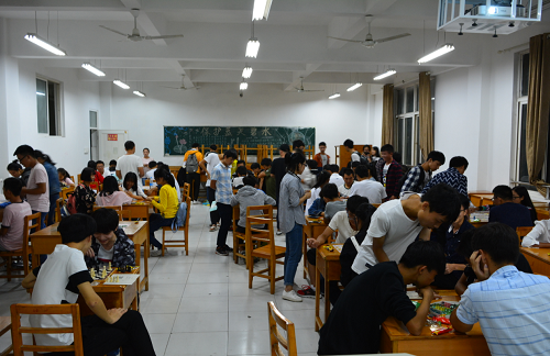 理学院开展棋艺晚会活动