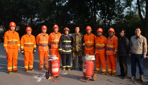 保卫处组织校义务消防队开展消防技能培训活动