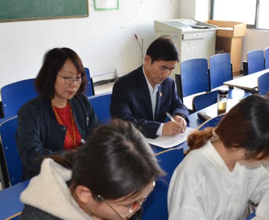 大学是怎么听课的 2svohw088s.jpg