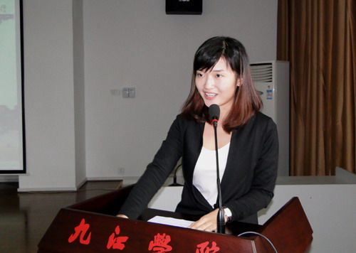 校党委书记陈绵水出席学校公开示范课教学活动