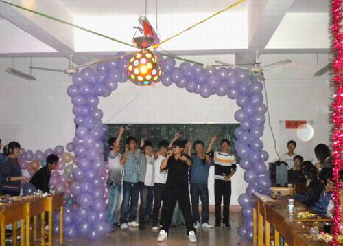 土木学院室内设计专业举办班级联谊晚会