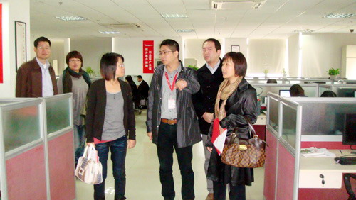外国语学院赴武汉传神公司考察校企合作