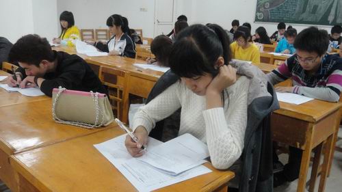 安全教育视频大学生 4726C3B6C493A0E2168FA49D8C353D45.jpg