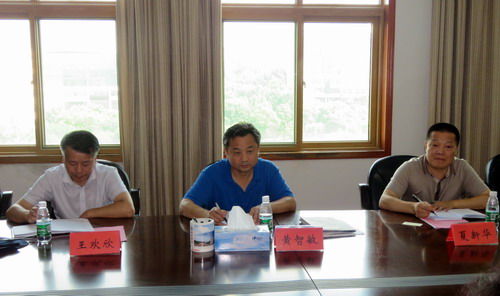 湖北省黄冈市龙感湖管理区党委书记黄智敏一行来校考察交流