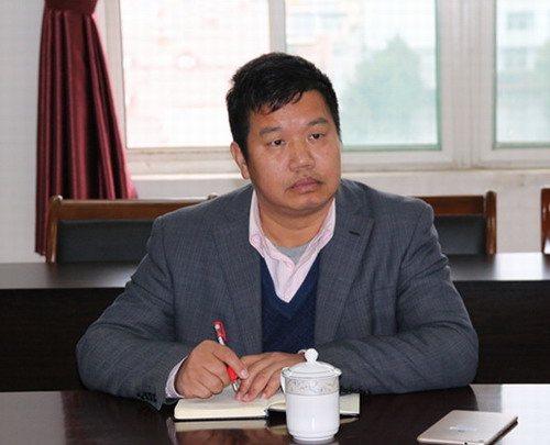 陈春生副校长到实验中心调研指导工作