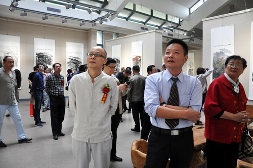 匡庐吾师余晓庭中国画作品展在九江美术馆开展